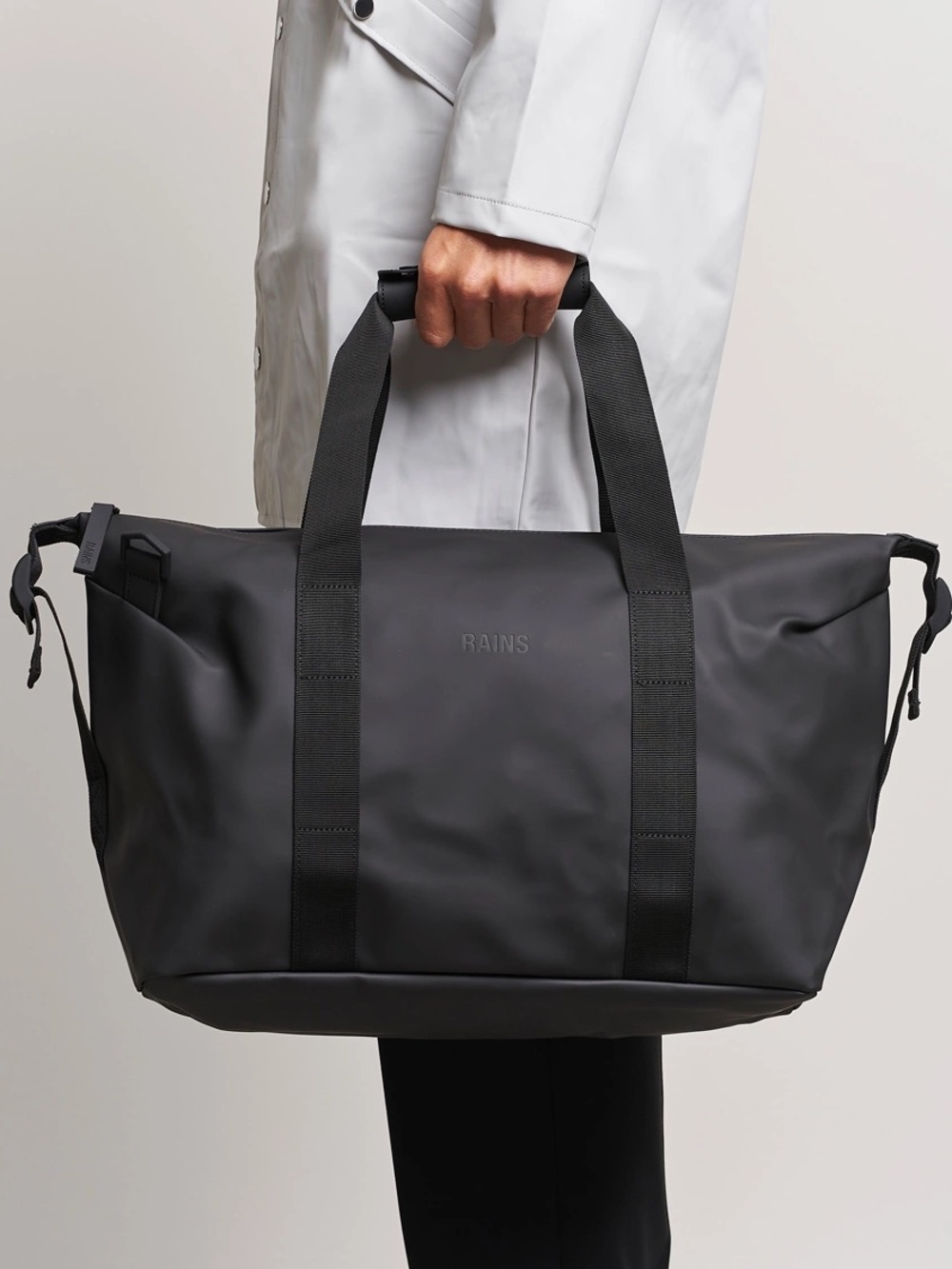 RAINS Black Waterproof Weekend Duffle Bag Shoulder Travel Gym Tote